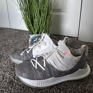 Men’s 11.5 Curry Welcome Home Sneaker